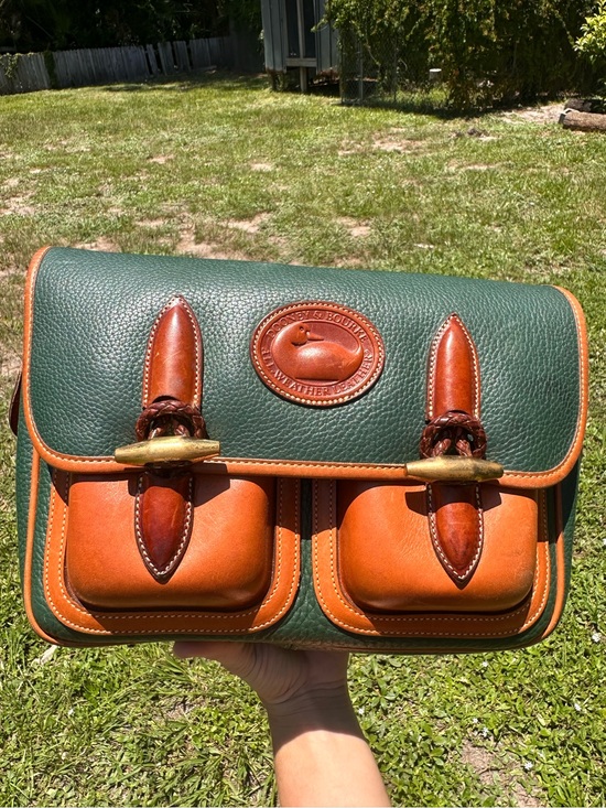 Dooney & Bourke Handbags - Dooney & Bourke vintage Double Pocket Outback Carrier purse